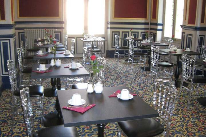 Dining 39 of 65