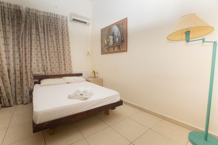 Room 3 of 34