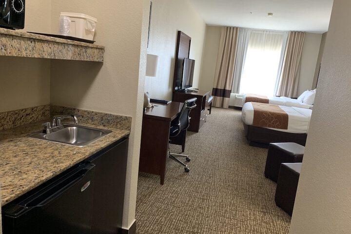 1 King Bed Suite (1 of 15)