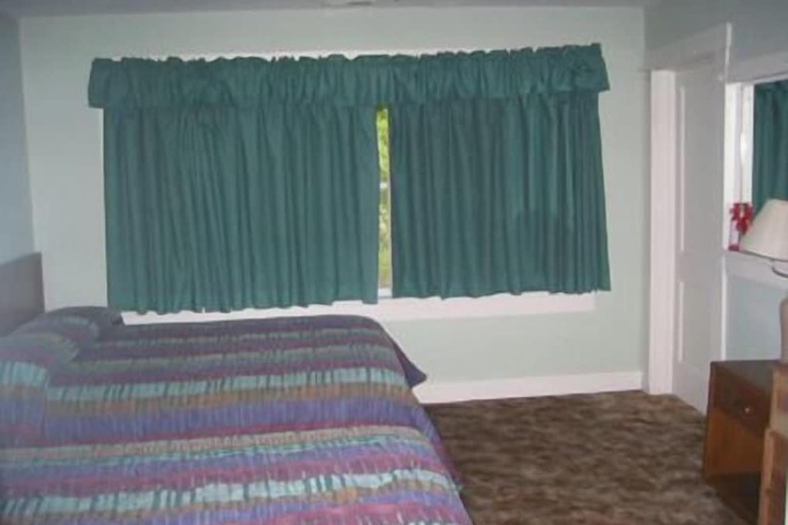 Room 2 of 9