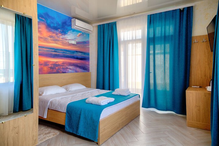 Room 5 of 28