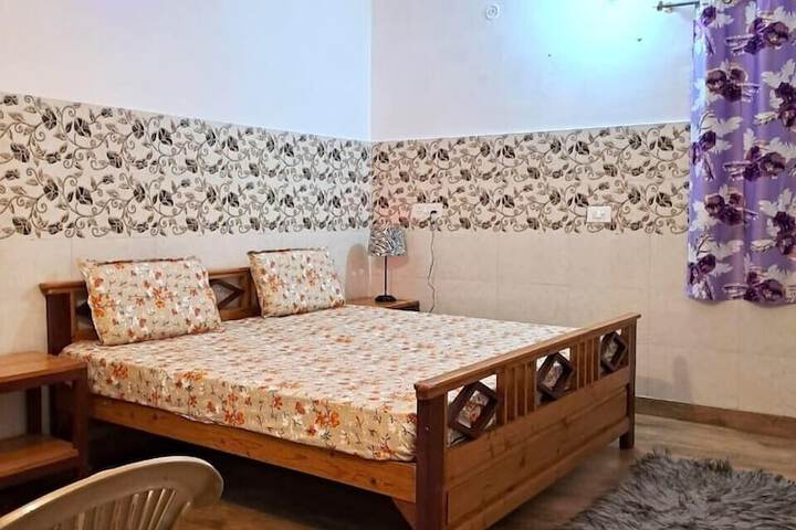 Room 5 of 25