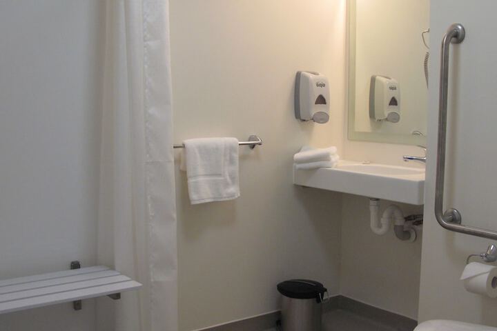 Room 16 of 19