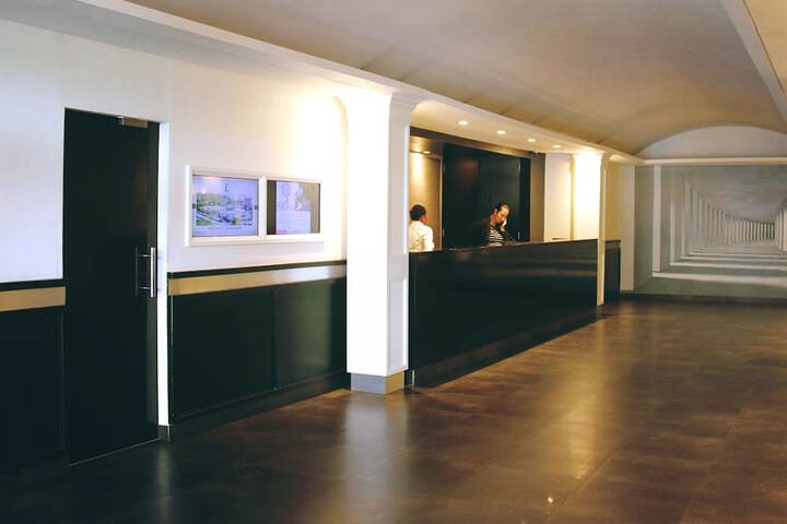 Check-in/check-out kiosk
