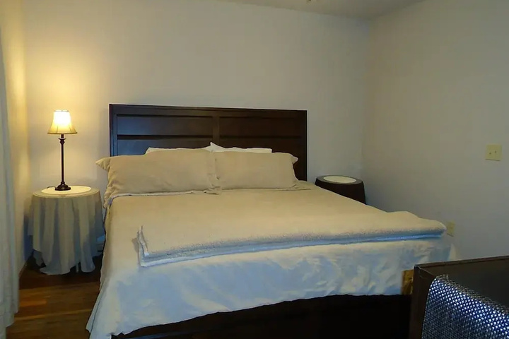 Room 14 of 26
