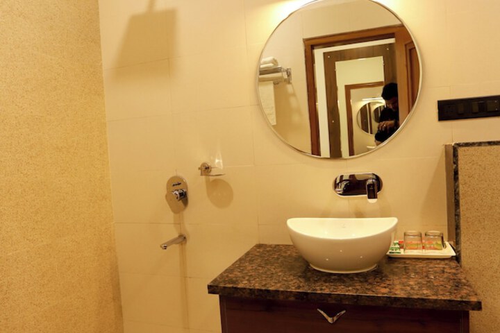 Room 41 of 46