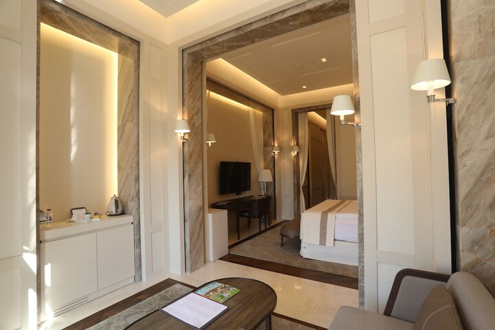 Room 11 of 79