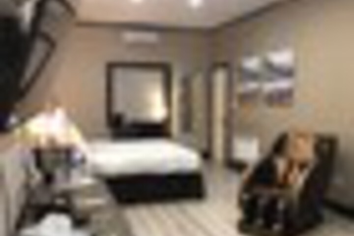 Room 38 of 165