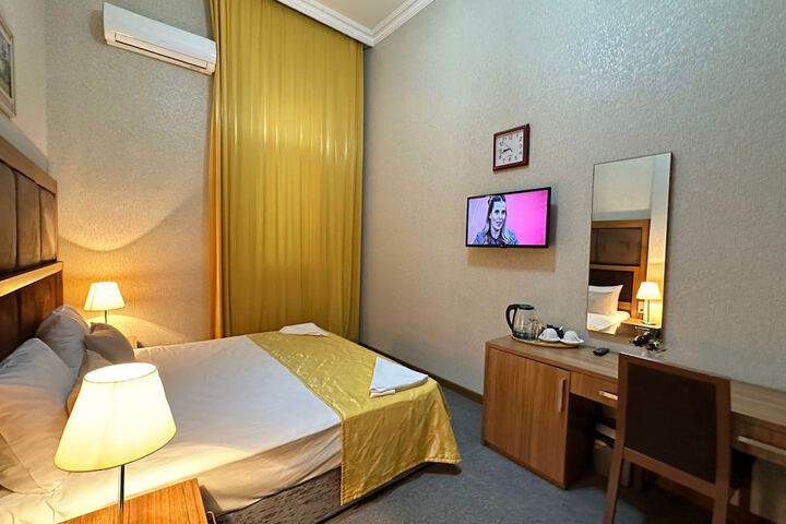 Room 9 of 47
