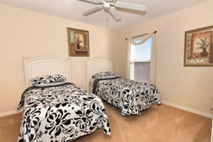 Room 85 of 380