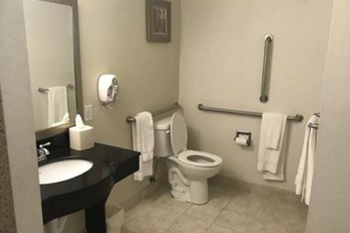 Room 9 of 40