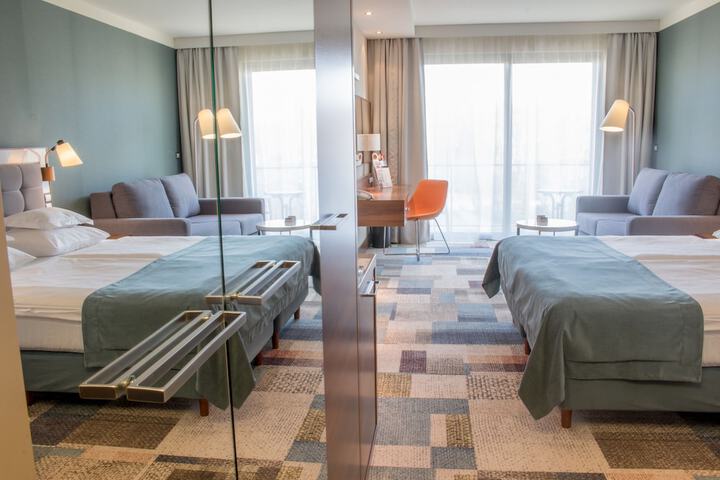 Room 4 of 48