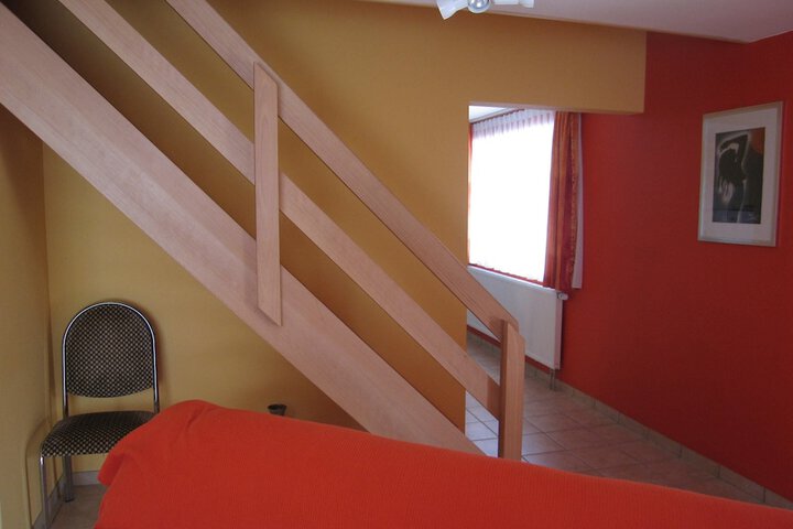 Room 5 of 25