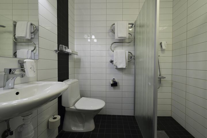 Room 42 of 57