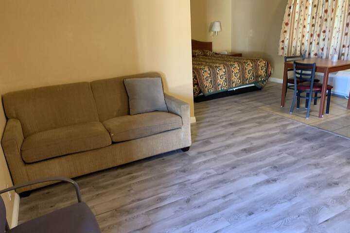 Room 13 of 20