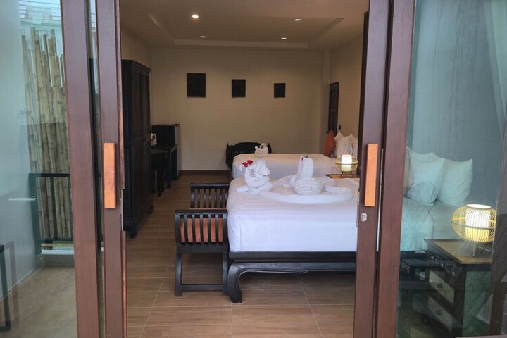 Room 3 of 110