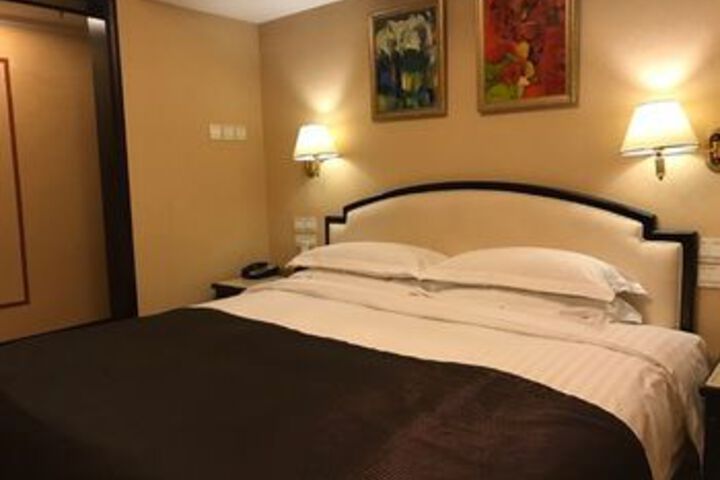 Room 21 of 43