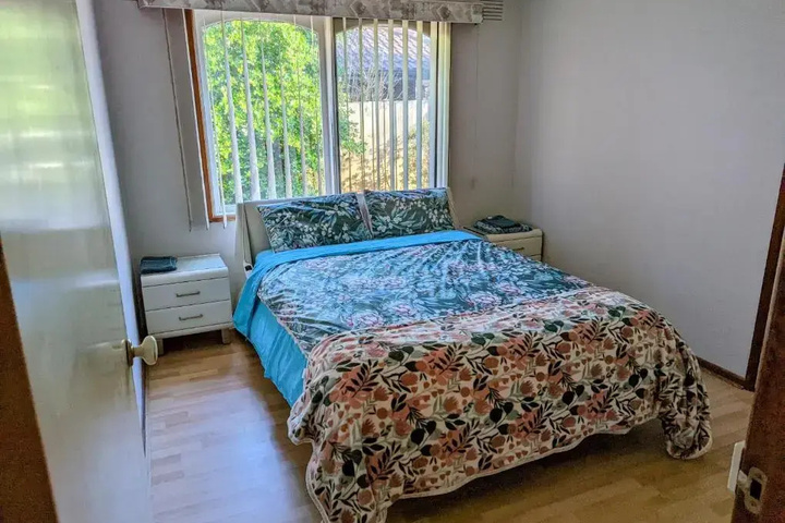 Room 5 of 12