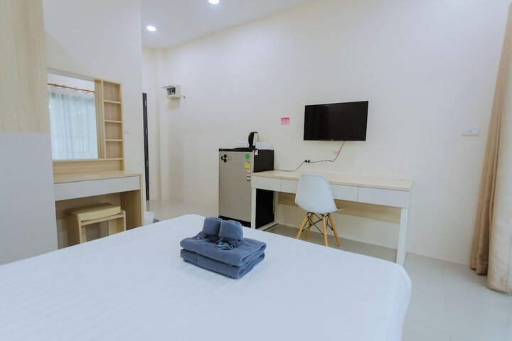 Room 4 of 23