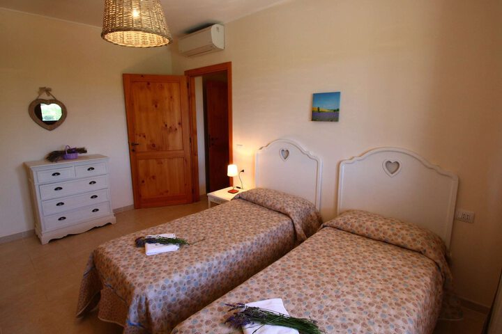 Room 8 of 42