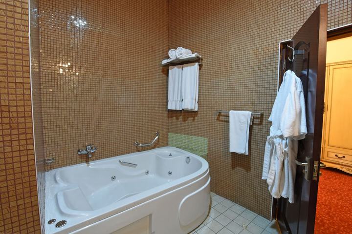 Room 42 of 66