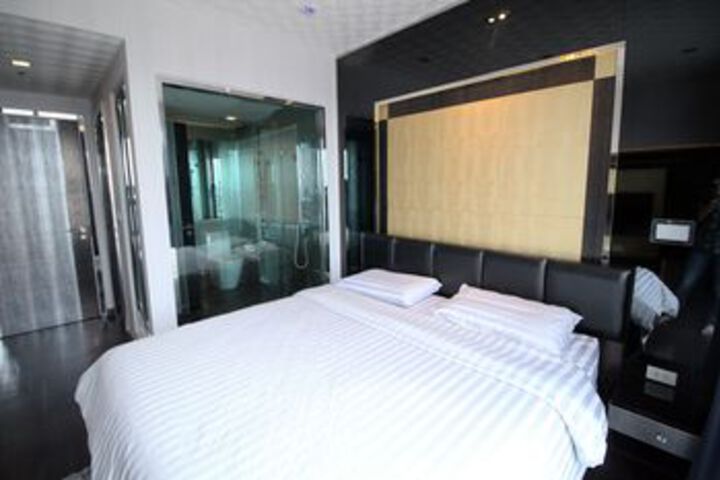 Room 14 of 29