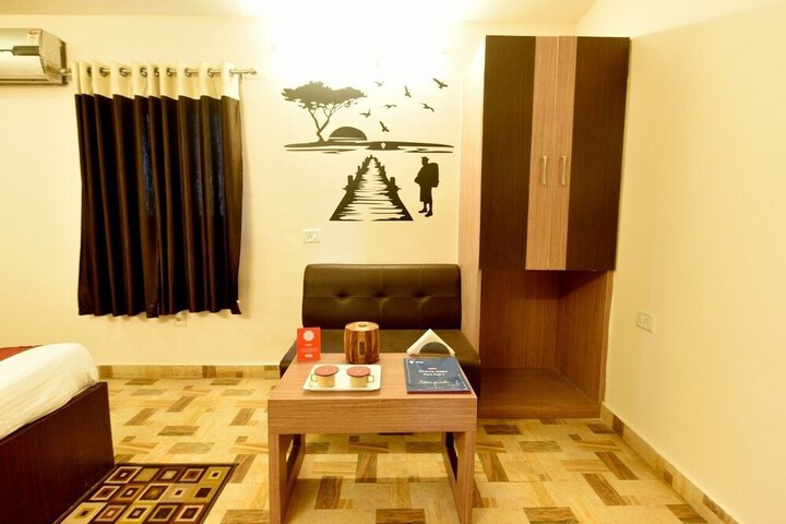 Room 6 of 34