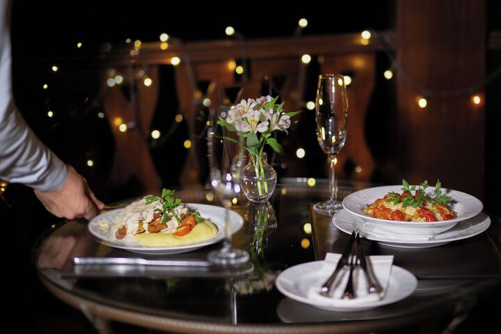 Dining 144 of 257