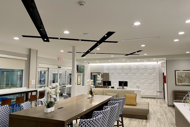 Lobby lounge