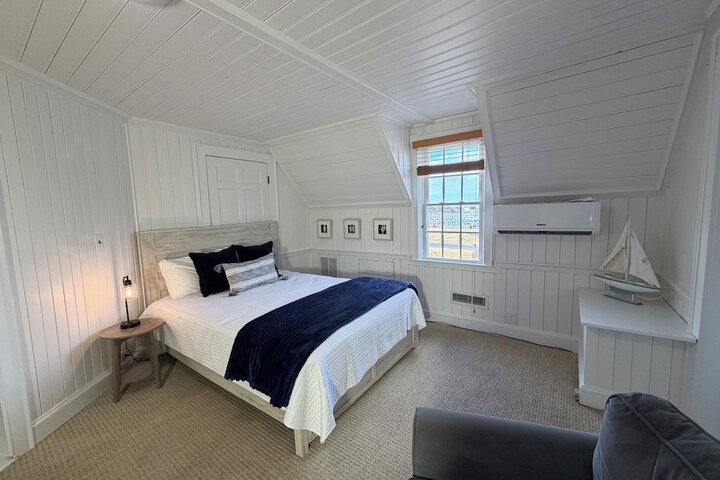 Room 5 of 24