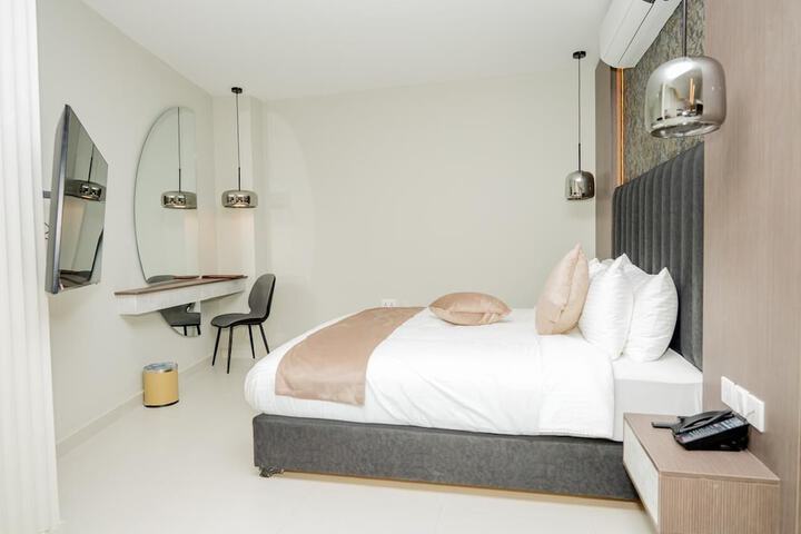 Room 45 of 100