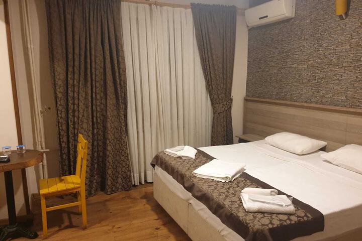Room 5 of 15