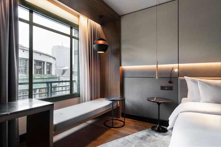 Room 28 of 147