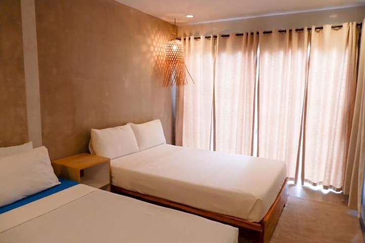 Room 9 of 38