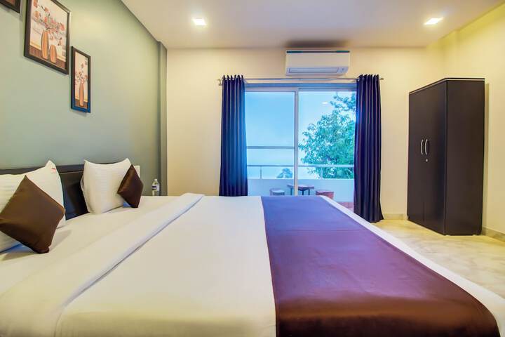 Room 10 of 33