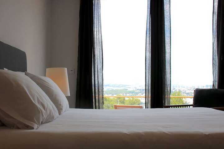 Room 34 of 90