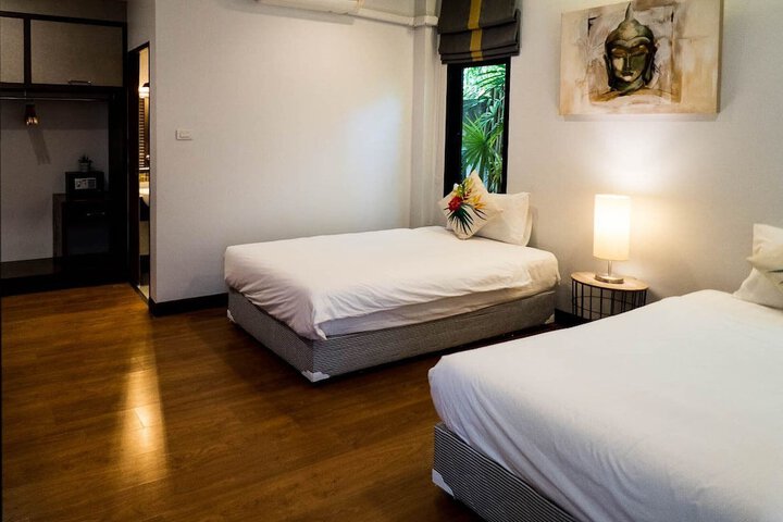 Room 8 of 20
