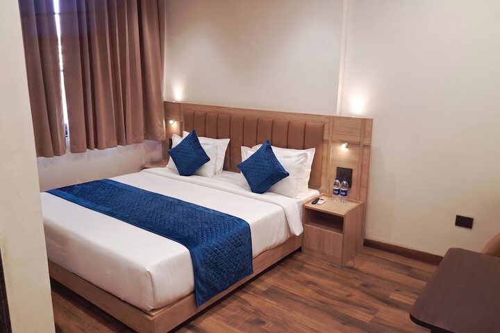 Room 12 of 23