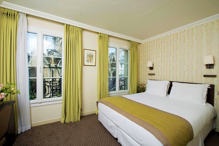 Room 10 of 42