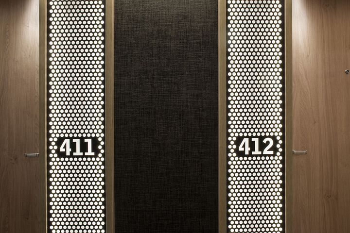 Ballroom/Hall 107 of 139