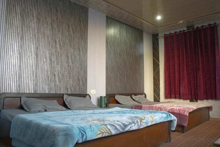 Room 15 of 34