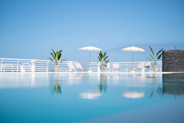 Pool Hotel