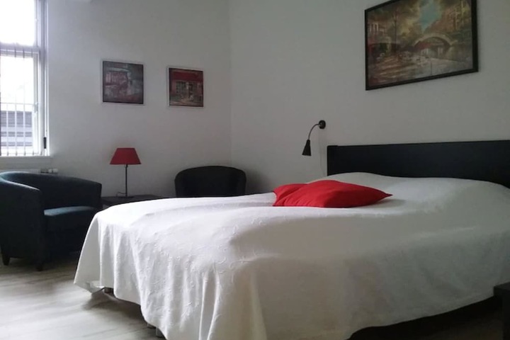 Room 9 of 45