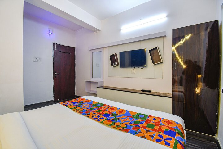 Room 14 of 33