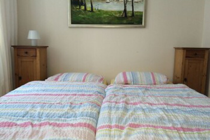 Room 9 of 11