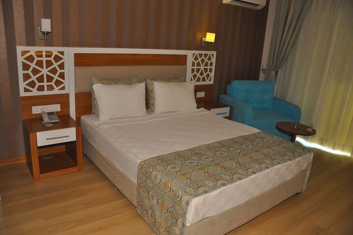 Room 16 of 93