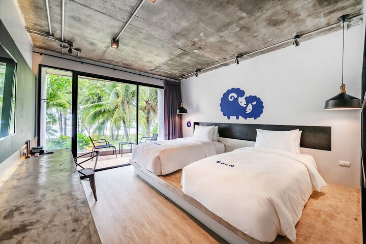 Room 14 of 96
