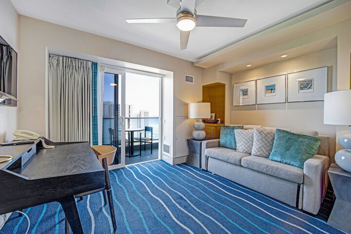 Room 72 of 213