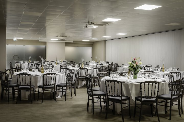 Ballroom/Hall 49 of 77
