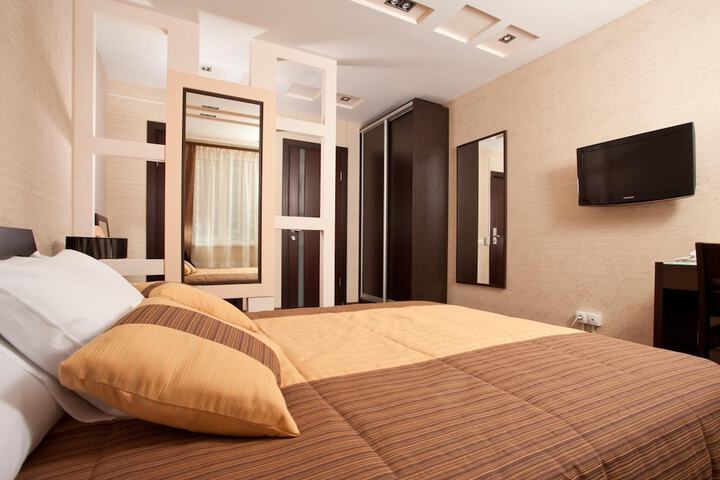 Room 15 of 33